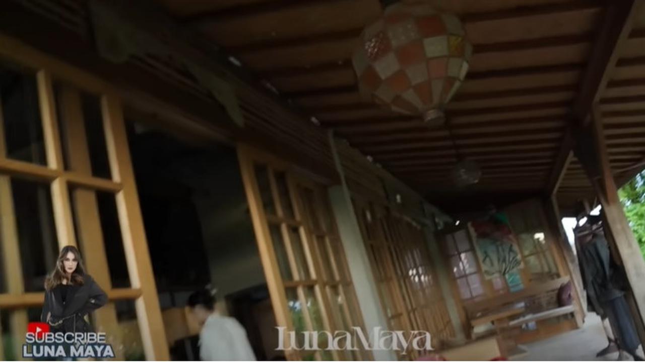8 Potret Rumah Desa Maya Ibunda Luna Maya di Bali, Sederhana, Nyaman dan Bikin Betah