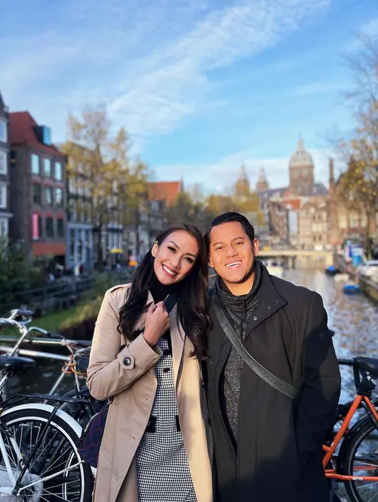 [Instagram/melanieputria]