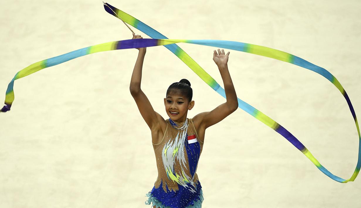 Wahyu Putri pesenam ritmik Indonesia berlaga pada Islamic Solidarity Games 2017 pada Minggu (13/5/2017) di Baku, Azerbaijan. (AFP/Patrick Baz )