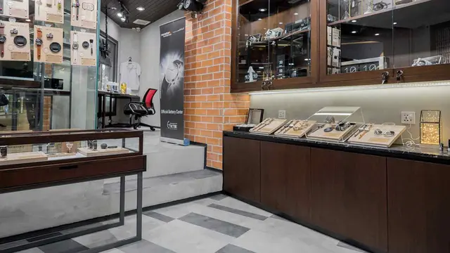 Toko Jam Berdesain Industrial, Serasa Berada di Lokasi Syuting Kingsman: The Secret Service