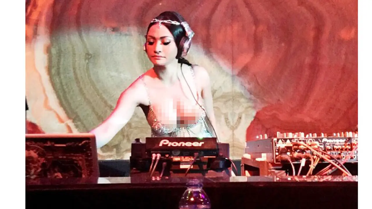 Amel Alvi