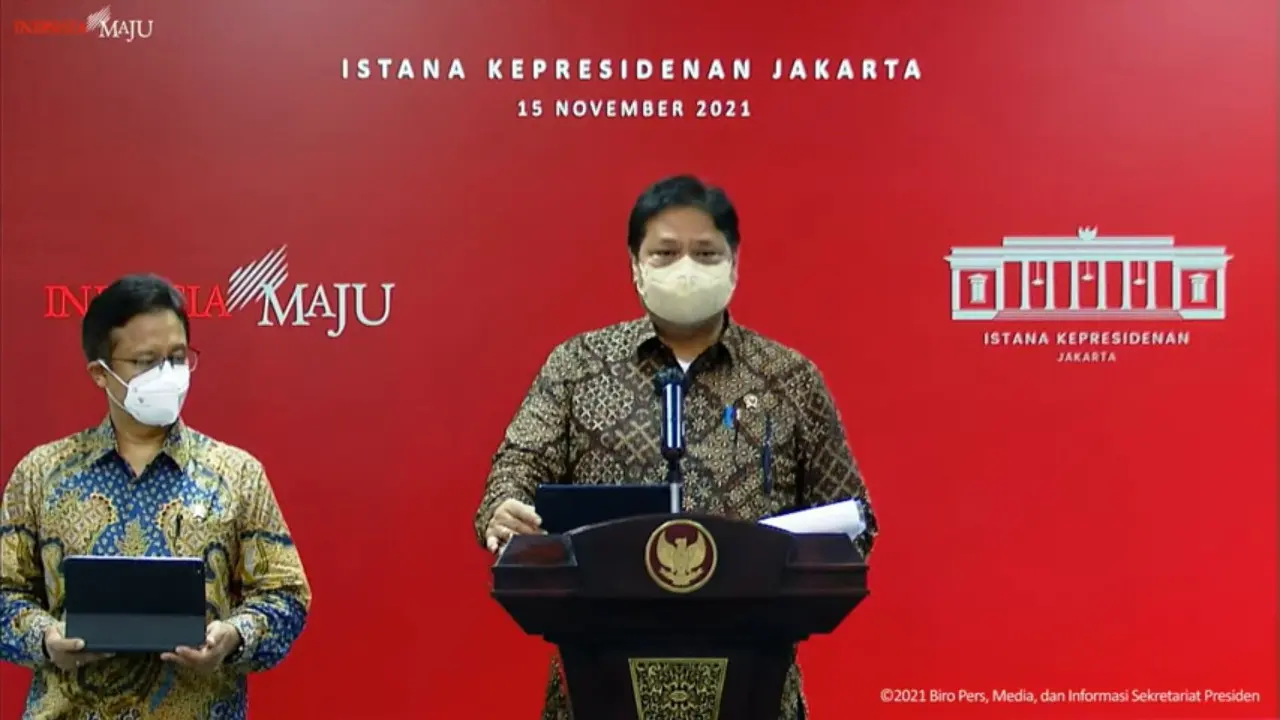 Menteri Koordinator Bidang Perekonomian Airlangga Hartarto, dalam Konferensi Pers Ratas Evaluasi PPKM, Senin (15/11/2021). (Sumber ekon.go.id)