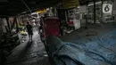 Suasana Gang Gloria, Pancoran, Glodok, Jakarta, Rabu (2/2/2021). Gang yang dipenuhi penjual kuliner khas pecinan yang sudah ada sejak tahun 1920-an ini semakin sepi pembeli karena adanya pandemi Covid-19. (Liputan6.com/Faizal Fanani)