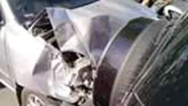 Panther Tabrak Empat Mobil