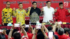 Menko Kemaritiman ‎Luhut Binsar Pandjaitan (dua kanan) serta Menperin Airlangga Hartarto (tengah), Sekjen PDIP Hasto Kristiyanto (kanan) juga petinggi Golkar saat Rakorbidnas III Kemaritiman PDIP, Jakarta, Minggu (8/4). (Liputan6.com/JohanTallo)