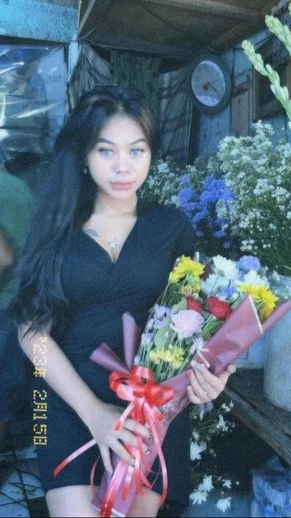 Foto Cimoy Montok dengan berbagai tato di seluruh tubuhnya.<br>