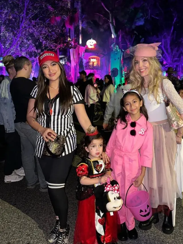 Potret Rahma Azhari merayakan halloween (Sumber: Instagram/raazharita)