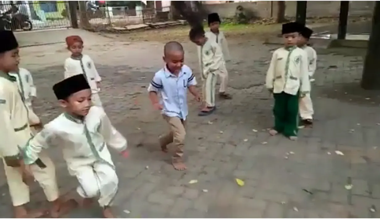 Ustaz Solmed dan April Jasmine