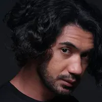 Bangga, Reza Rahardian ungkap rasa kagum untuk aktor muda.