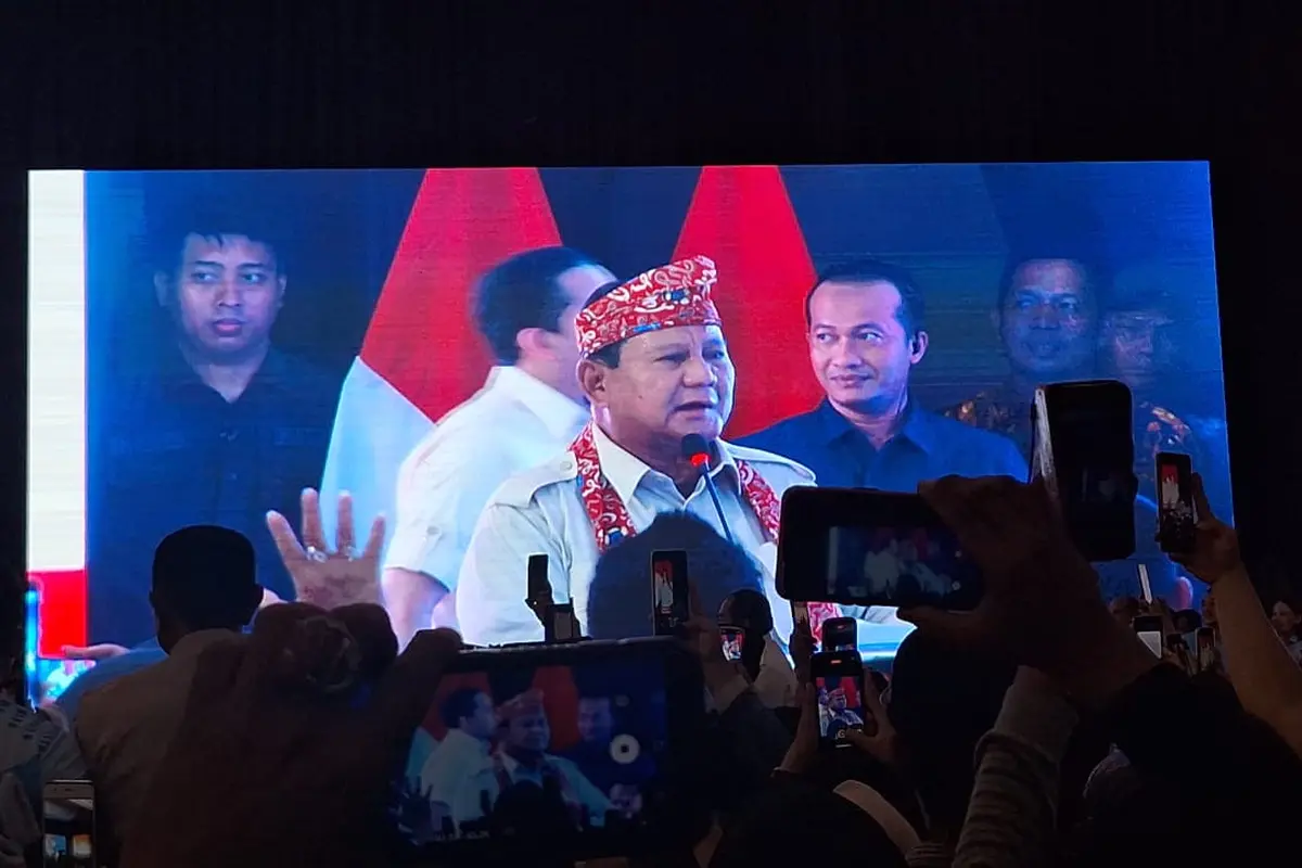 Calon presiden (capres) nomor urut 2, Prabowo Subianto, saat Konsolidasi Relawan Prabowo-Gibran di Gedung Balai Buntar, Kota Bengkulu, Kamis (11/1/2024) (Liputan6.com/Lizsa Egeham)