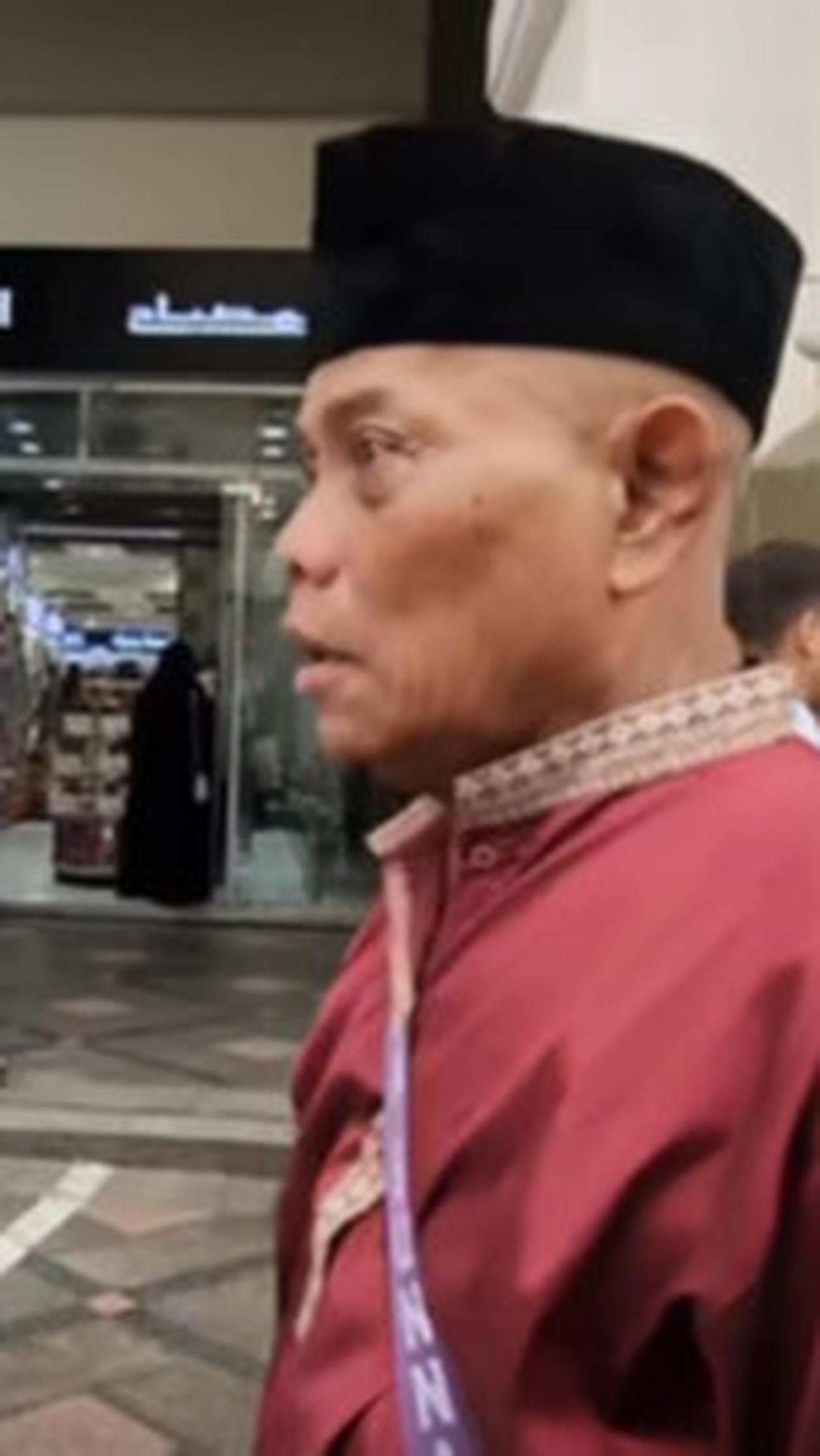 "Yang penting saya sampai rumah (hotel), istri saya nangis-nangis nih pasti," ujarnya.<br>