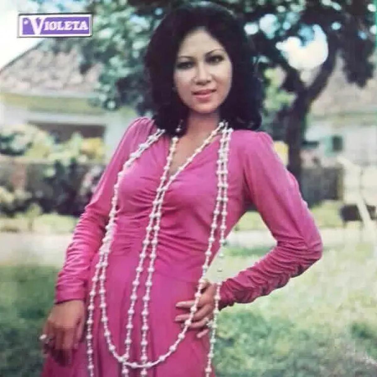 6 Potret Titiek Puspa Jadi Model Majalah, Penyanyi Legendaris Serba Bisa