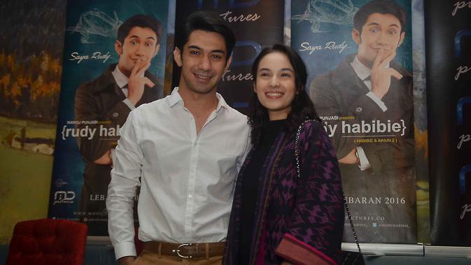 Kesan Reza Rahadian-Chelsea Islan Syuting Rudy Habibie di 