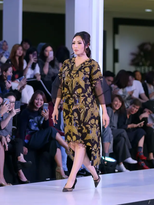 [Bintang] Hari Kartini Semakin Dekat, Fashion Nation 2018 Hadirkan The Iconic Women dalam Kolaborasi Iwan Tirta Private Collection dan Mel Ahyar