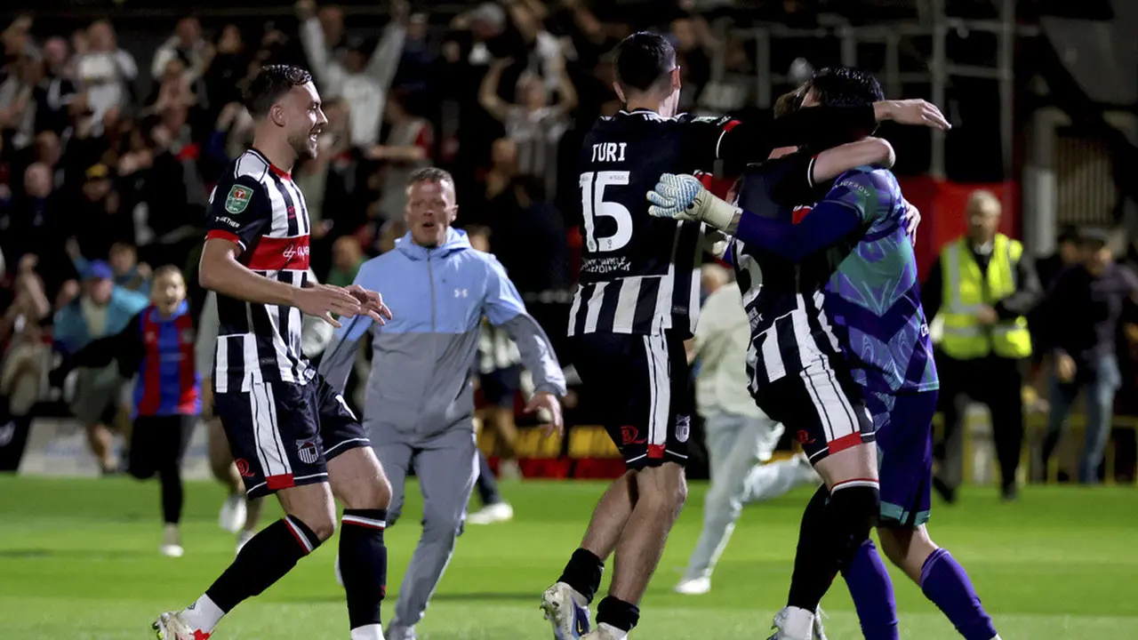 Grimsby Town Vs Manchester United