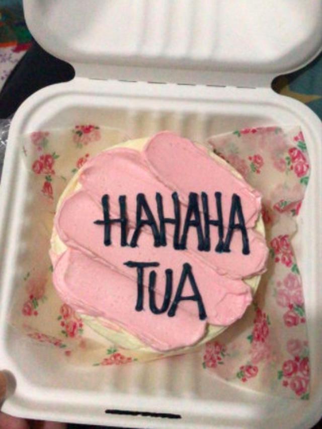 5 Tulisan Kue Ulang Tahun Super Kocak, Jauh dari Ekspetasi