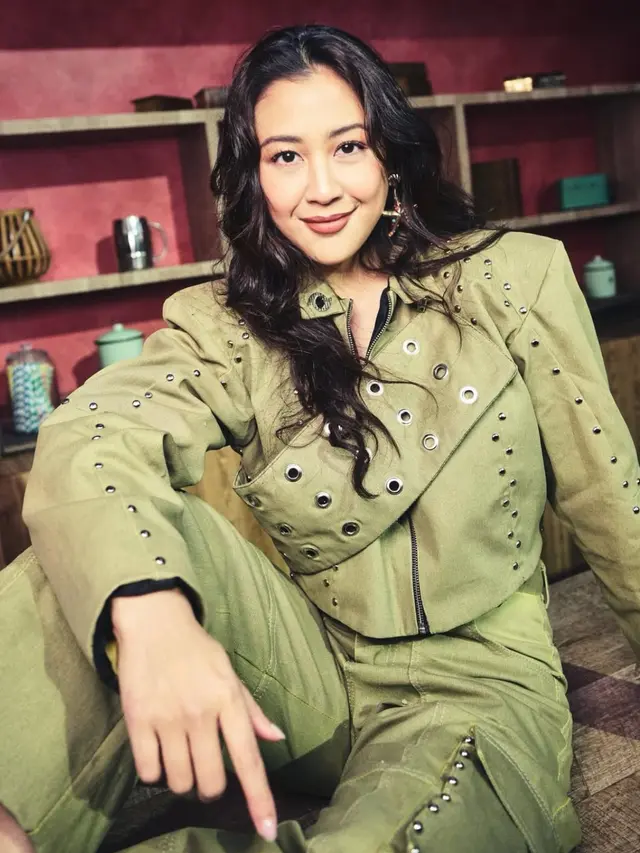 Sherina Munaf Hadir di Acara One Piece di Jepang pakai aksesori. [@sherinamunaf]