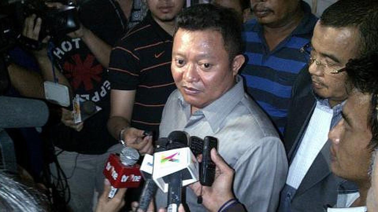 Hadapi vonis, bekas Bupati Buol salat dulu