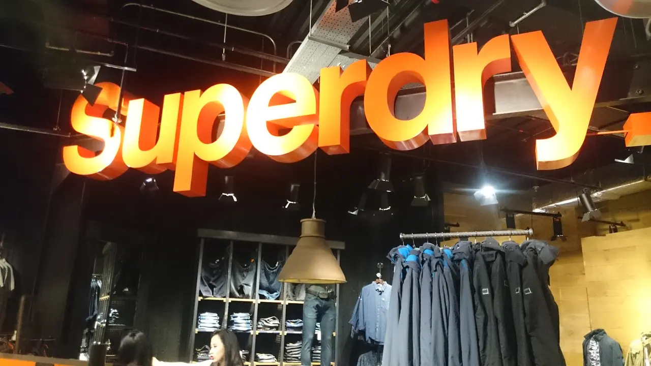 Tampil Sporty dan Stylish dengan Gaya Busana Nuansa Jepang