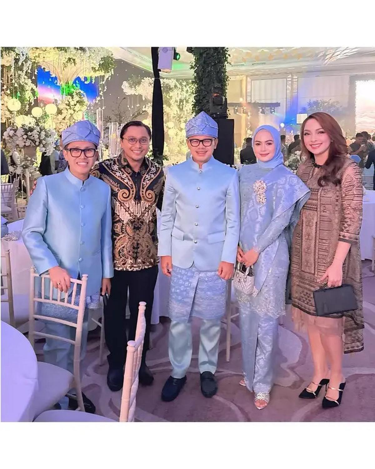6 Potret Reisa Broto Asmoro Kondangandi Pernikahan Putri Zulhas, Serasi Bareng Suami