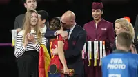 Presiden Federasi Sepak Bola Spanyol (RFEF), Luis Rubiales, melakukan tindakan tak senonoh dengan mencium&nbsp;pemain Timnas Wanita Spanyol, Jennifer Hermoso, pada pengalungan medali juara Piala Dunia Wanita 2023.&nbsp;(AP Photo/Alessandra Tarantino, File)