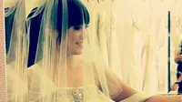 Alamak, Cantiknya Momo Geisha Pakai Gaun Pengantin