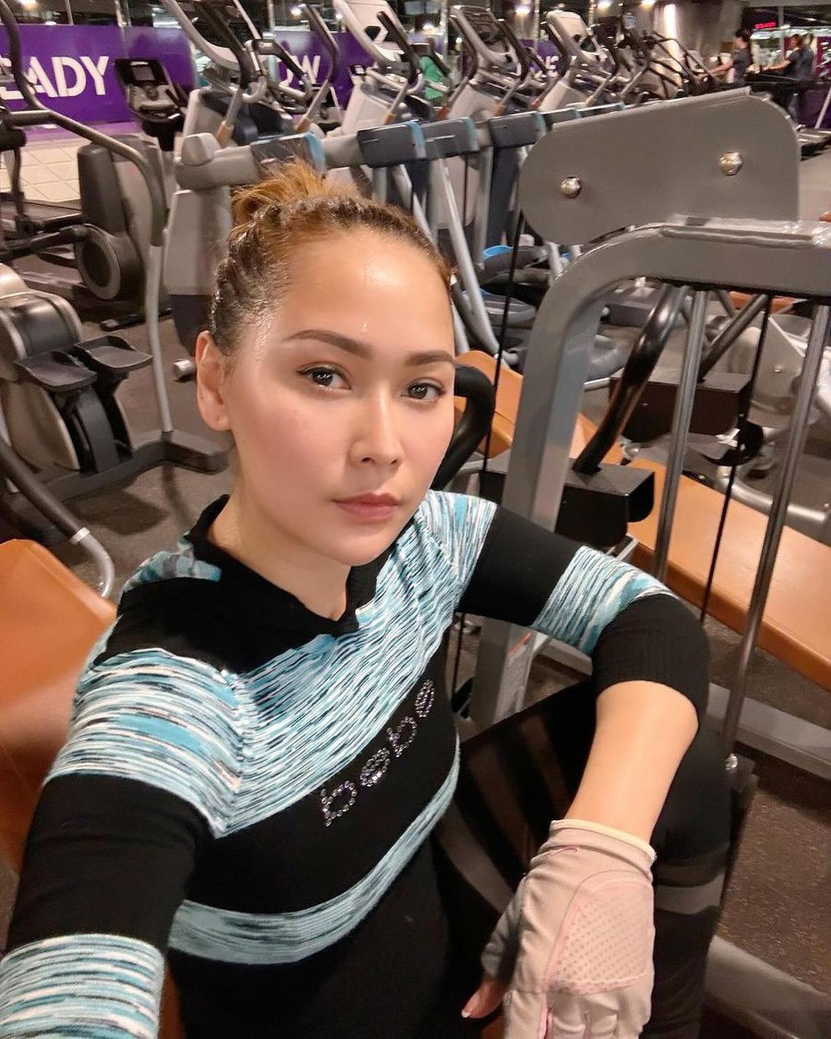 Sedang Olahraga Gym