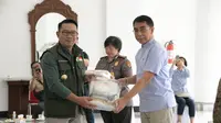 Pemda Jabar Bagikan 1.000 APD untuk Tenaga Medis di 34 RS Rujukan Pasien COVID-19