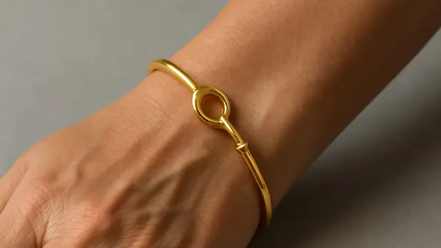 7 Model Gelang Emas Minimalis yang Bikin Ibu-ibu Usia 40 Tahun ke Atas Lebih Agar Terlihat Elegan