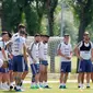 Pemain Argentina, Lionel Messi dan kawan-kawan bersiap berlatih untuk menghadapi Prancis pada 16 besar Piala Dunia 2018 di Bronnitsy, Rusia, Jumat (29/6). (AP Photo/Ricardo Mazalan)