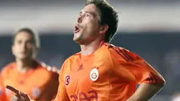 Galatasaray&#039;s Australian winger Harry Kewell celebrates his goal against Olympiakos during their UEFA Cup soccer match at the Ali Sami Yen Stadium in Istanbul, October 23, 2008. AFP PHOTO/BULENT KILIC