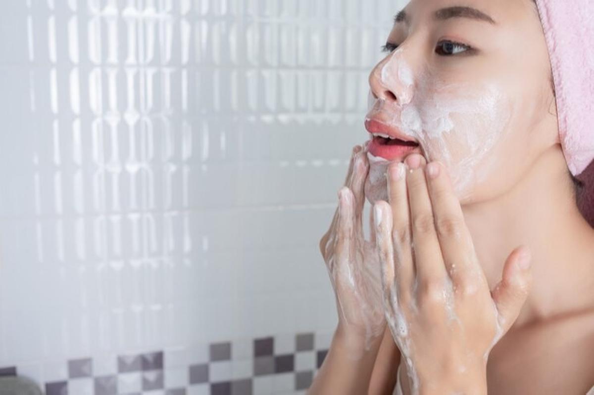 tahapan skincare agar kulit awet muda