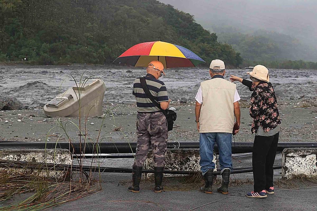FOTO: Topan Ragasa Picu Jebolnya Danau di Hualien Taiwan, 14 Tewas dan 129 Hilang