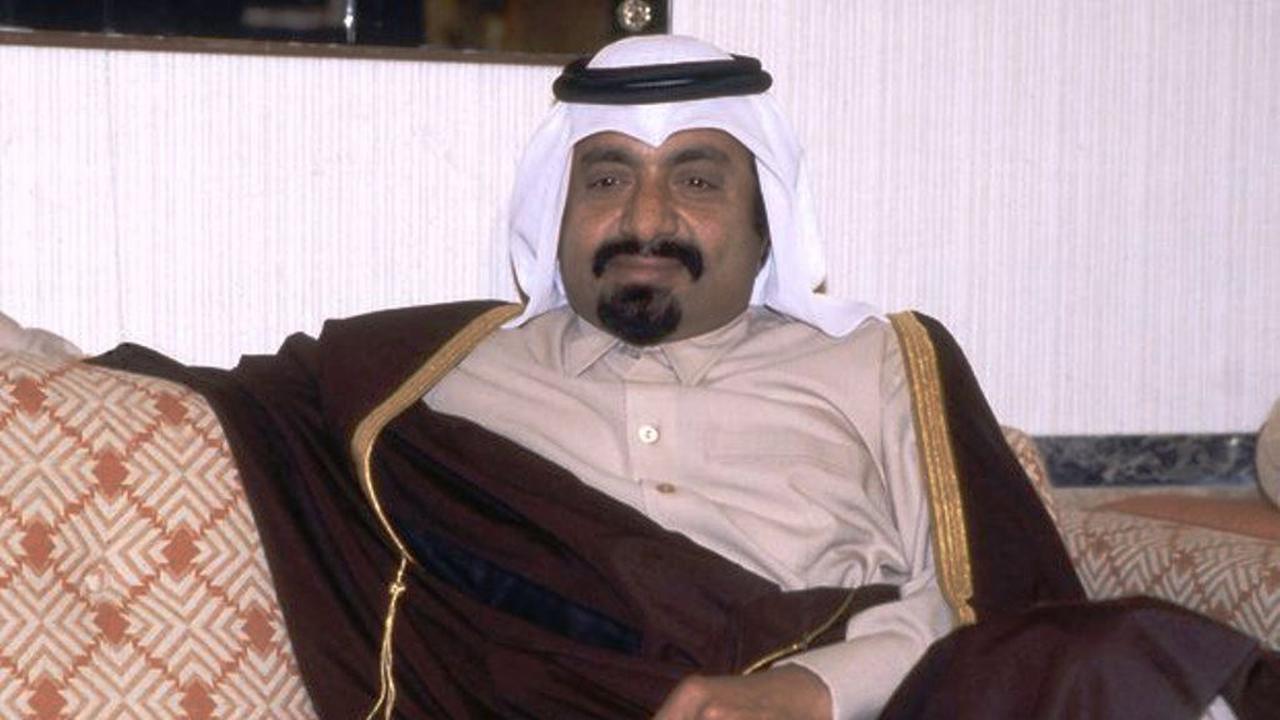 Emir Qatar, Sheikh Khalifa bin Hamad al-Thani dilengserkan oleh putranya sendiri