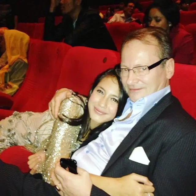 6 Potret Kebersamaan Pevita Pearce dan Sang Ayah, Kini Tinggal Kenangan