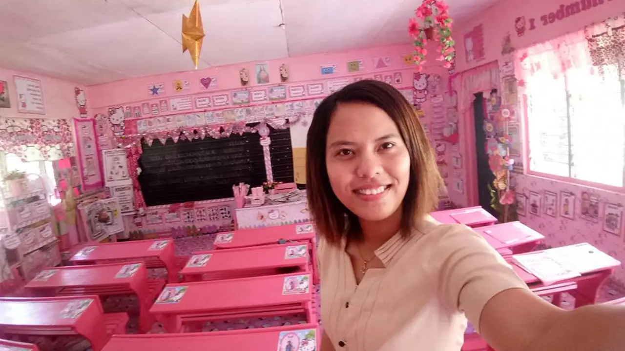 Keren, Guru ini Ubah Ruang Kelasnya Jadi Surga Hello Kitty
