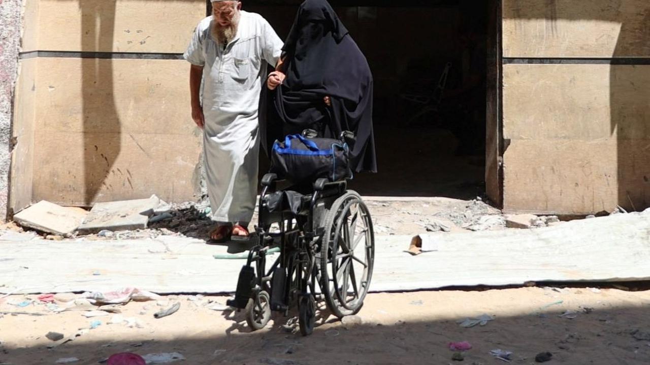 Situasi yang buruk ini telah menambah penderitaan bagi warga Gaza, terutama mereka yang membutuhkan perawatan medis kritis seperti pasien gagal ginjal. Foto: AFP / OMAR AL-QATTAA