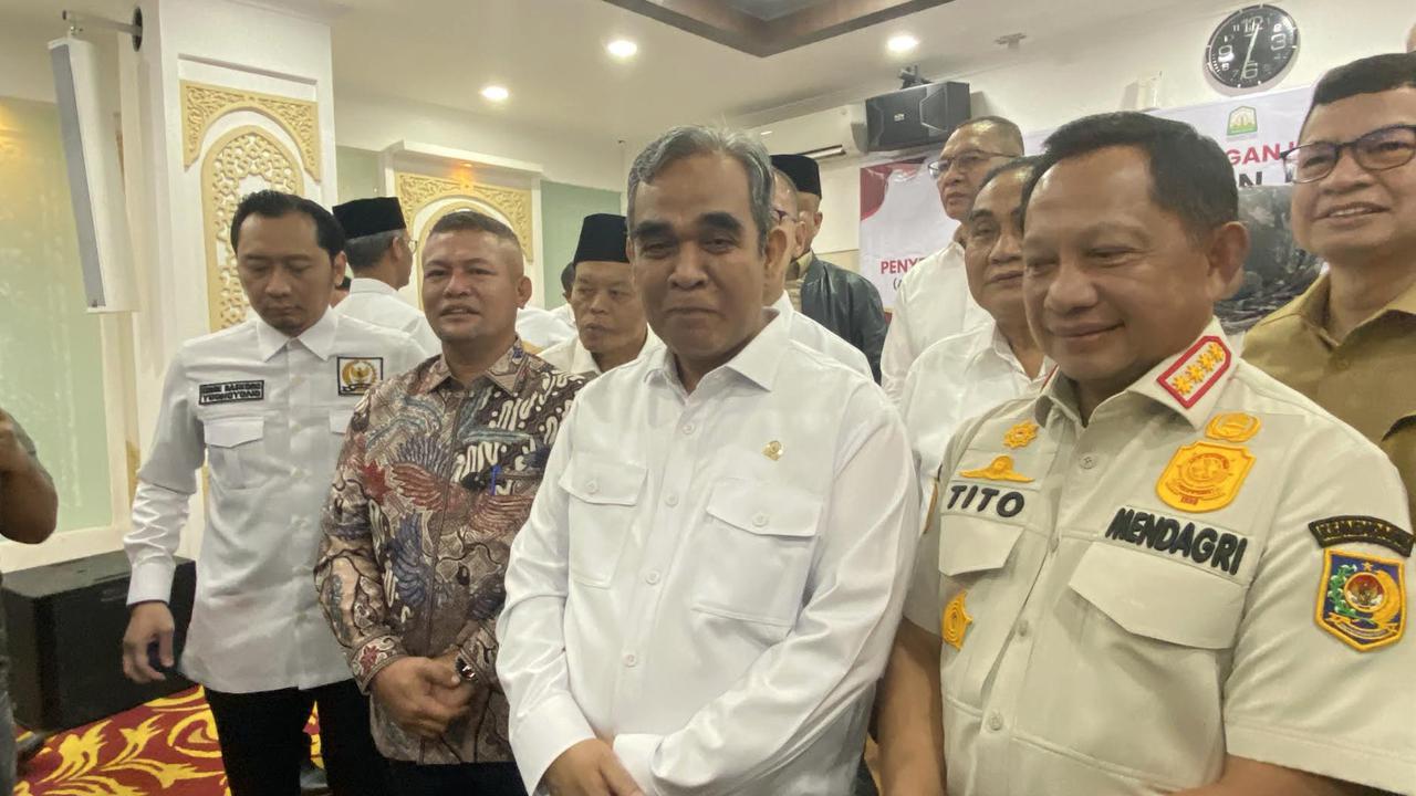 Ahmad Muzani Serahkan 30 Ribu Paket Bantuan untuk Warga Terdampak Bencana Aceh