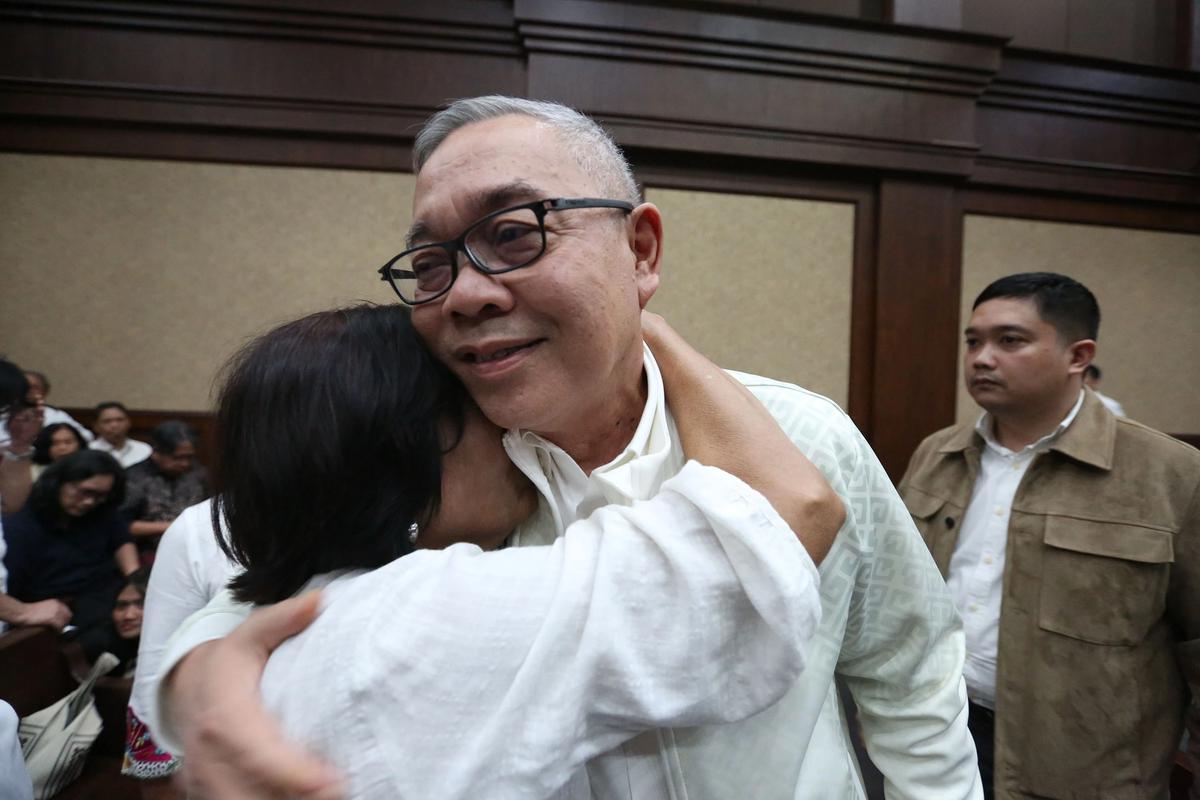 FOTO: Dua Eks Petinggi Pertamina Divonis 4,5 dan 3,5 Tahun dalam Kasus Korupsi LNG
