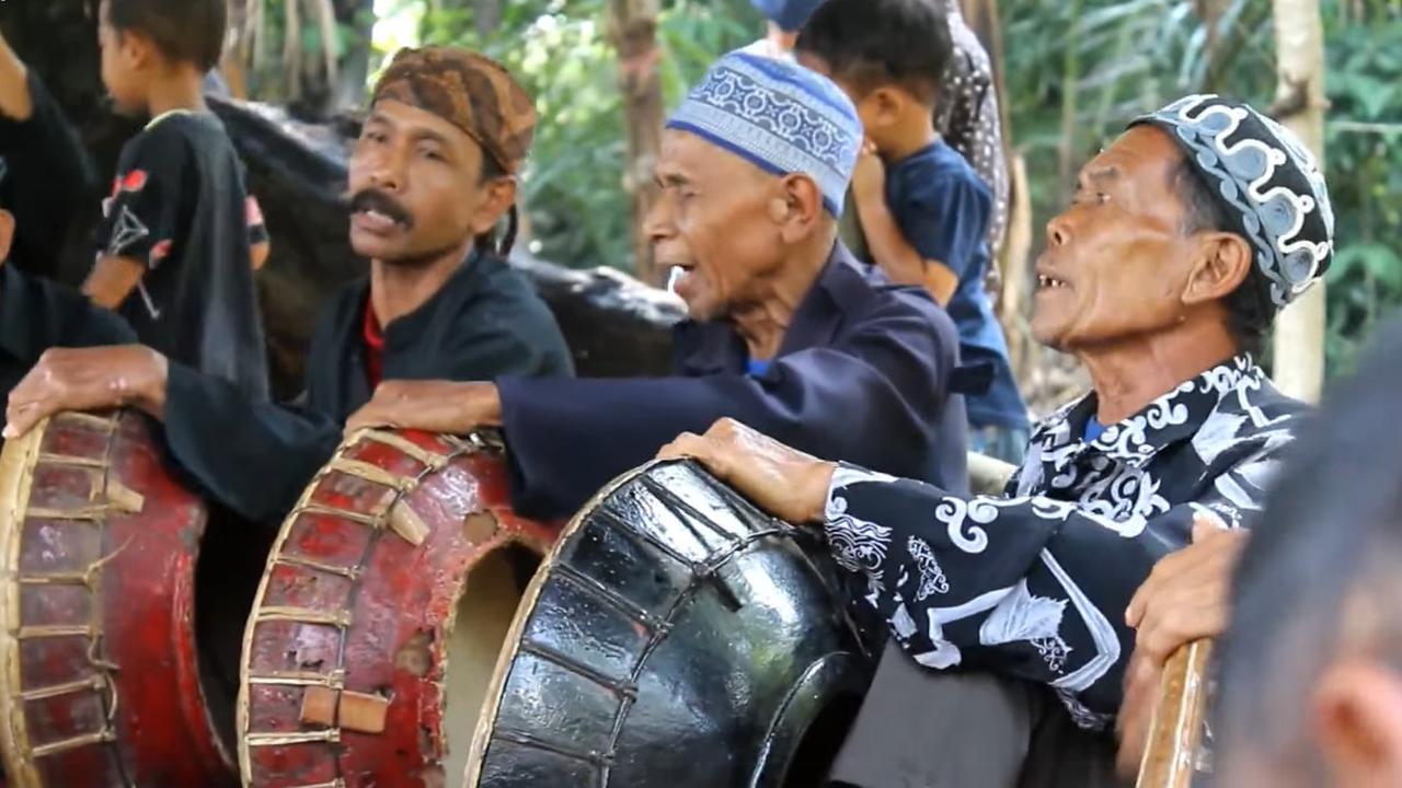 Uniknya Seni Bangpret yang Menolak Punah, Dipakai untuk Sucikan Anak dan Rumah di Rancakalong Sumedang