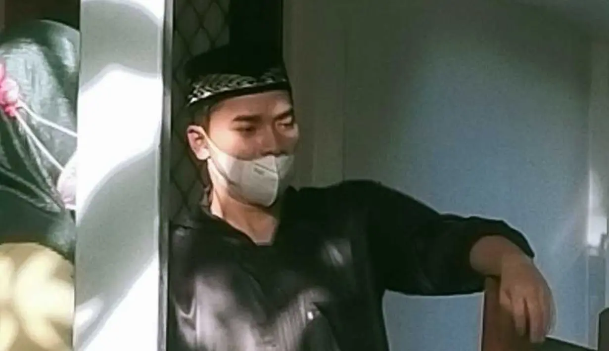 Alvin Faiz berduka (Budy Santoso/Kapanlagi.com)