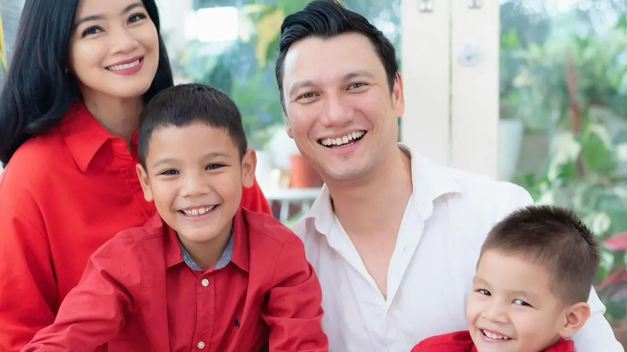 [Fimela] Titi Kamal dan Christian Sugiono