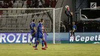 Kiper Islandia, Runar Alex Runarsson menangkap bola pada pertandingan antara Timnas Indonesia melawan Islandia di Stadion Gelora Bung Karno (GBK), Senayan, Jakarta, Minggu (14/1). Indonesia kalah dengan skor 1-4. (Liputan6.com/Faizal Fanani)