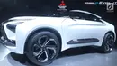 Mitsubishi Motors Corporation memperkenalkan Mitsubishi e-Evolution Concept pada ajang Tokyo Motor Show ke-45 di Jepang, Rabu (25/10). Mobil konsep ini menggabungkan ketangguhan sebuah SUV dan kecanggihan mobil listrik (EV). (Liputan6.com/Edu Krisnadefa)