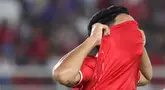 Marselino Ferdinan tak bisa menutupi kekecewaan saat Timnas Indonesia takluk 0-1 dari Filipina dalam laga terakhir Grup B nan digelar di Stadion Manahan, Solo, Sabtu (21/12/2024). (librosfullgratis.com/Abdul Aziz)