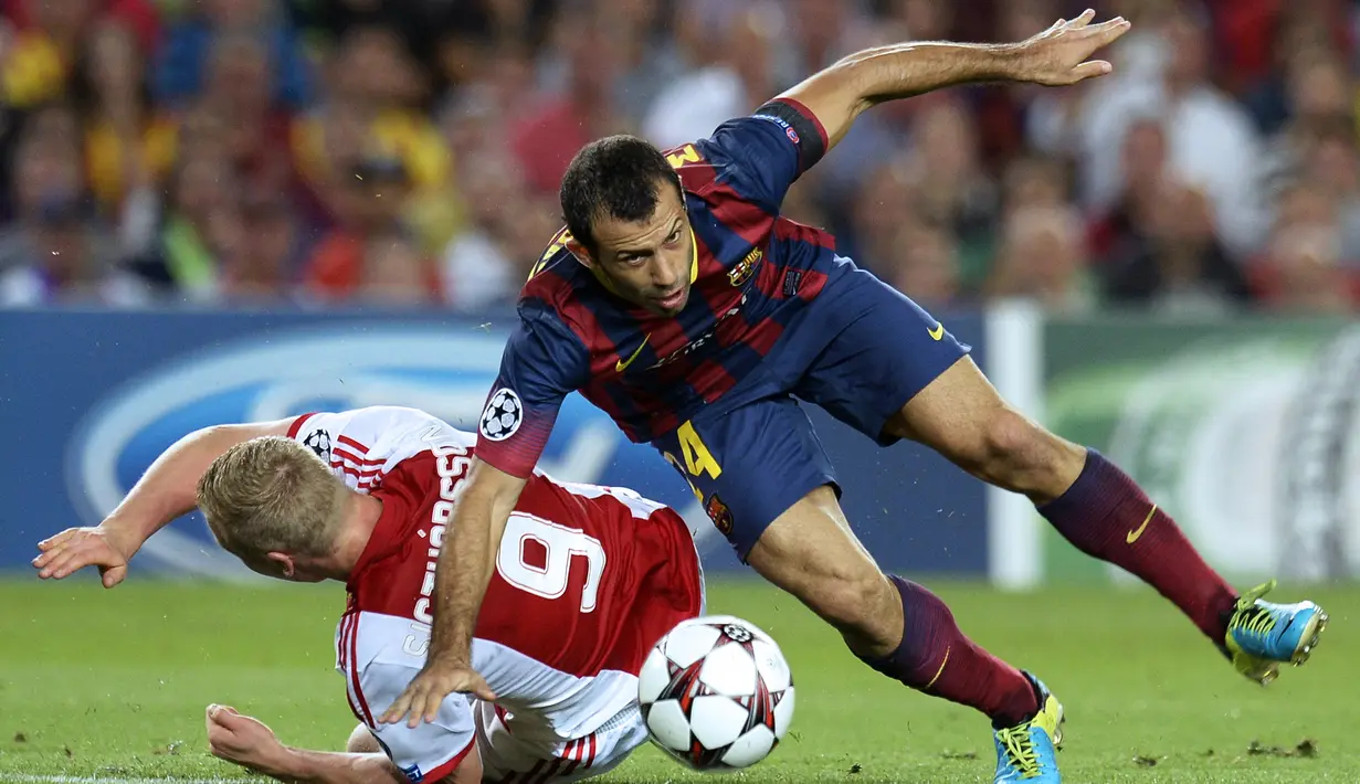 Javier Mascherano. Gelandang bertahan Argentina ini didatangkan Barcelona dari Liverpool pada awal musim 2010/2011 dan bertahan selama 8 musim hingga akhir musim 2017/2018. Total 19 trofi berhasil diraihnya, antara lain 5 trofi LaLiga, 5 Copa del Rey dan 2 kali juara Liga Champions. (AFP/Lluis Gene)