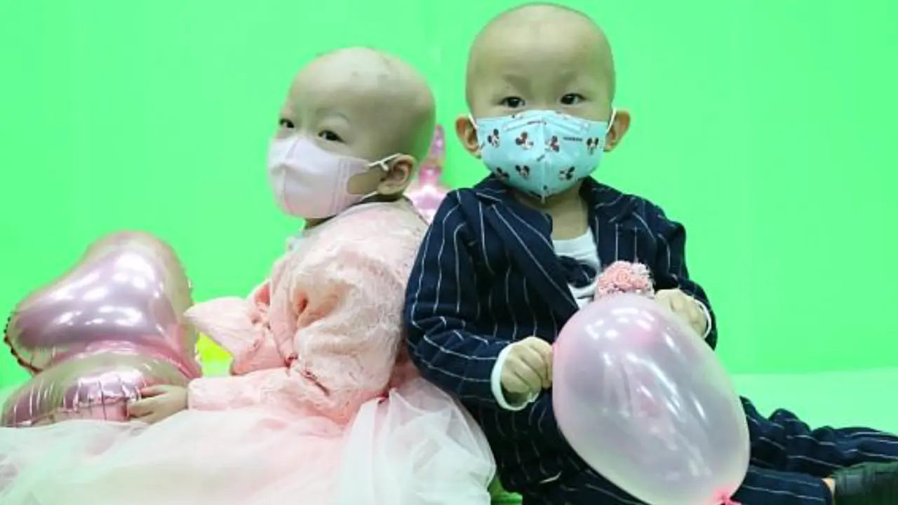 Kedua bocah penderita leukimia yang menikah. (Screengrab video)