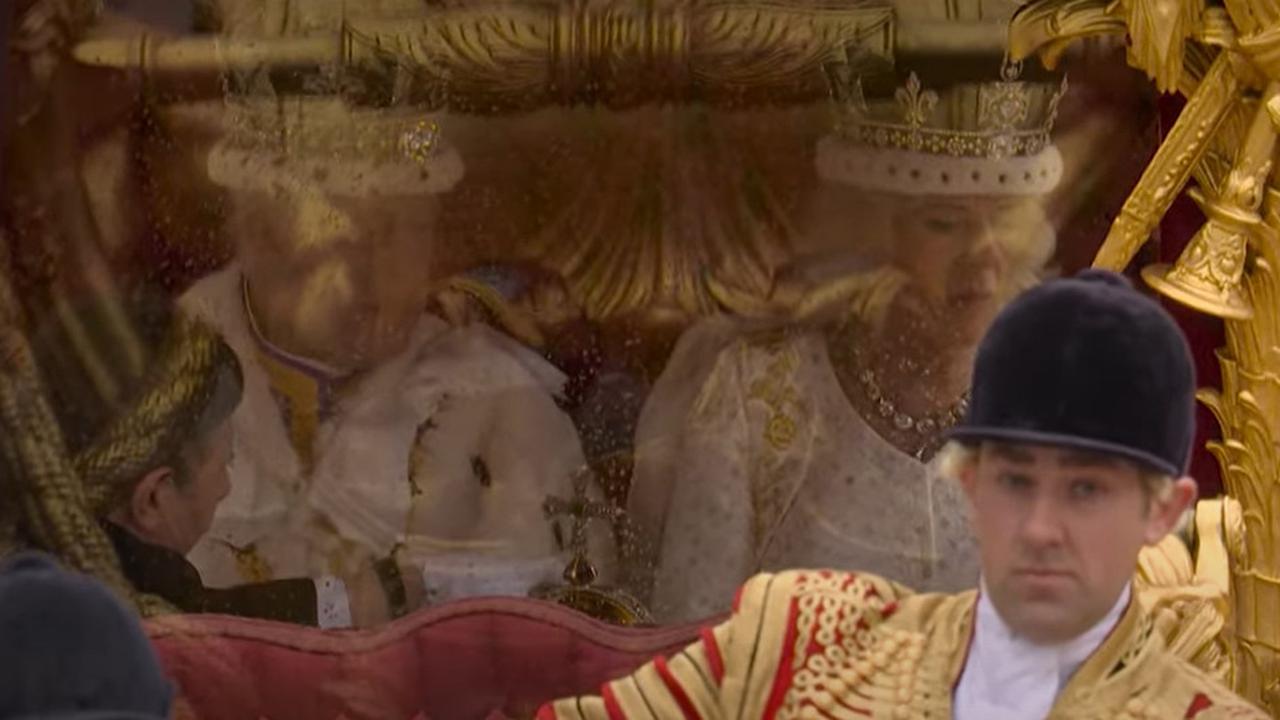 Usai upacara penobatan Raja Charles III dan Ratu Camilla di Westminster Abbey, London, Inggris pasangan tersebut menaiki Gold State Coach. (Youtube/The Royal Family)