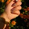 Velvet Nails, Tren Manikur Mewah dengan Efek Magnetik yang Memikat