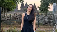 Gaya Beby Tsabina saat Nonton Prambanan Jazz 2026, Cantik dengan Dress Hitam